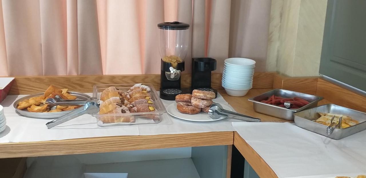 Hotel Roalb Radhimë المظهر الخارجي الصورة
