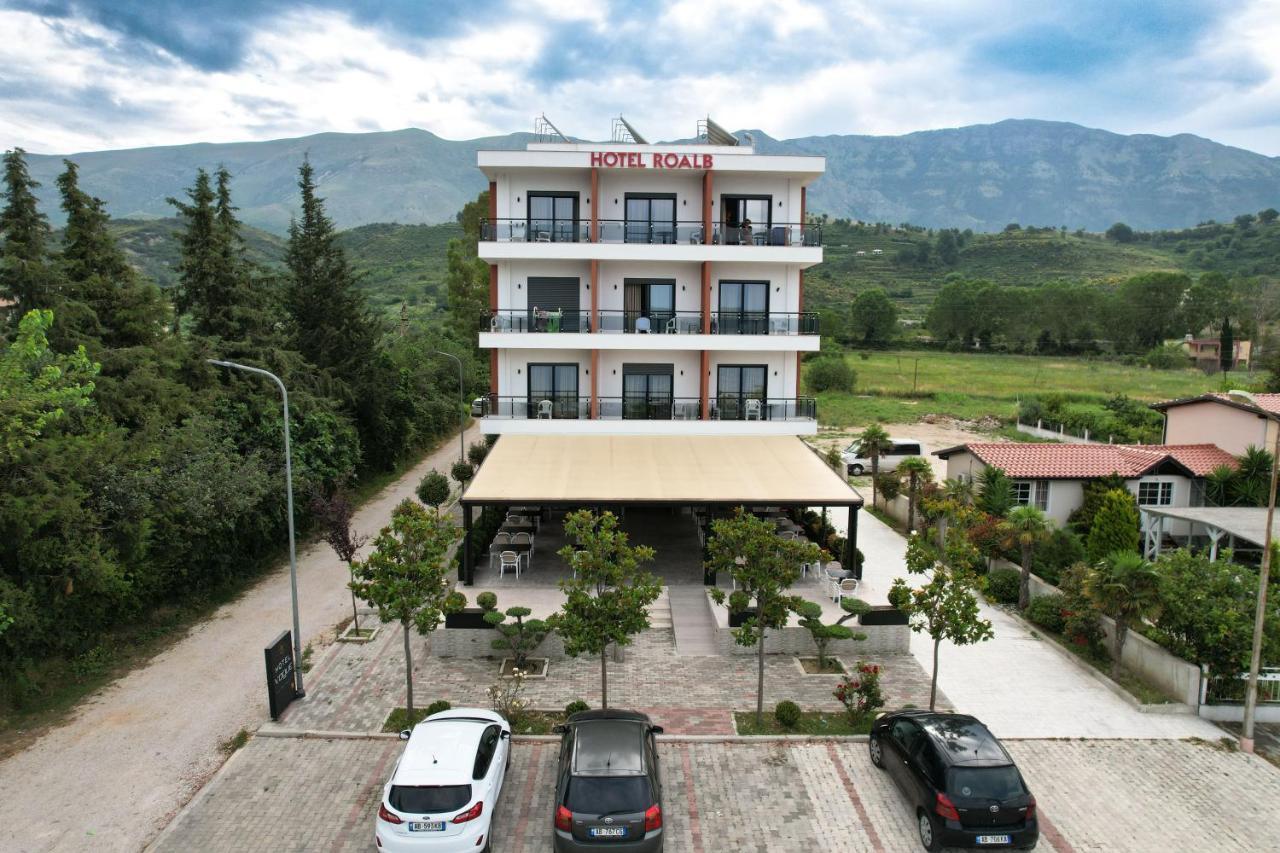 Hotel Roalb Radhimë المظهر الخارجي الصورة
