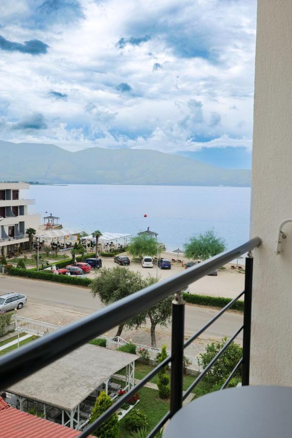 Hotel Roalb Radhimë المظهر الخارجي الصورة