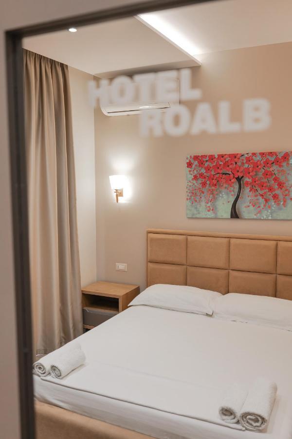Hotel Roalb Radhimë المظهر الخارجي الصورة