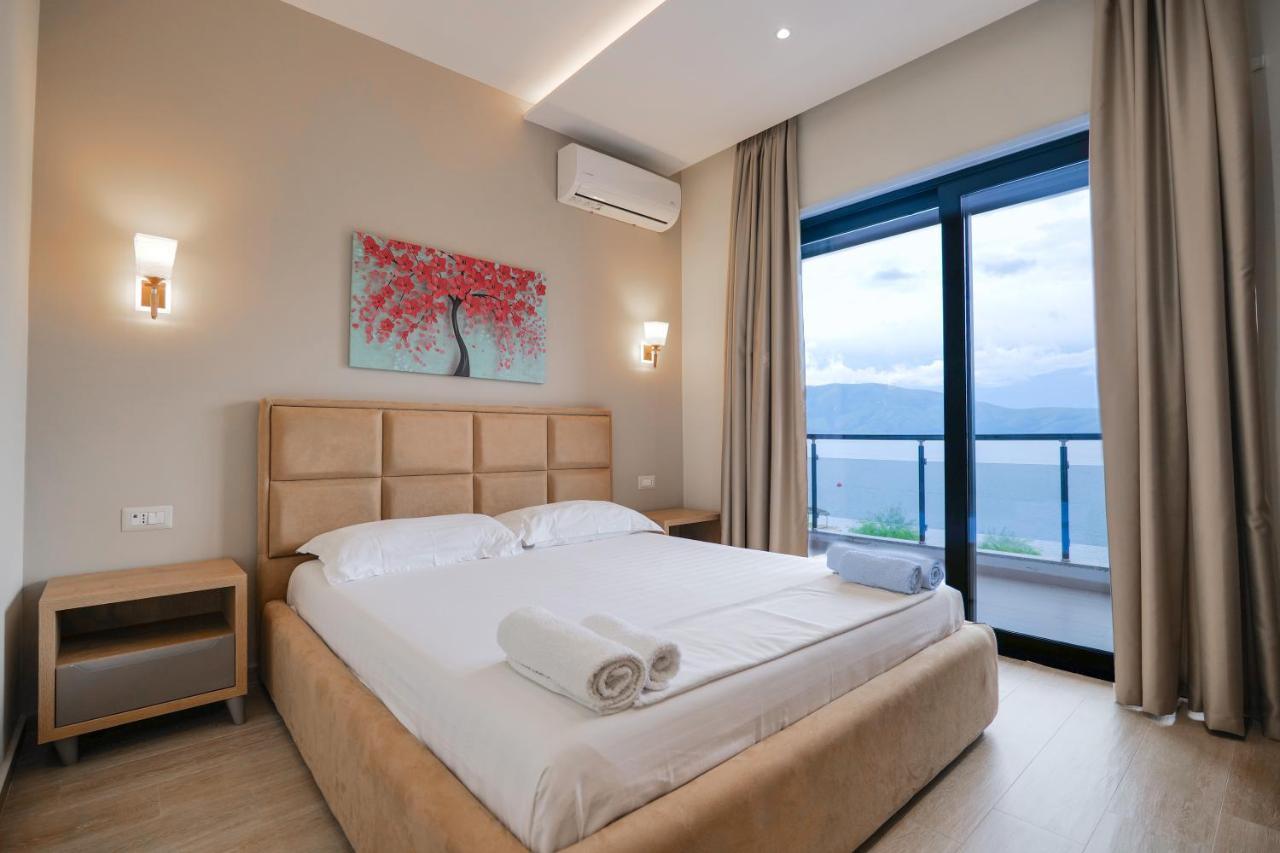 Hotel Roalb Radhimë المظهر الخارجي الصورة