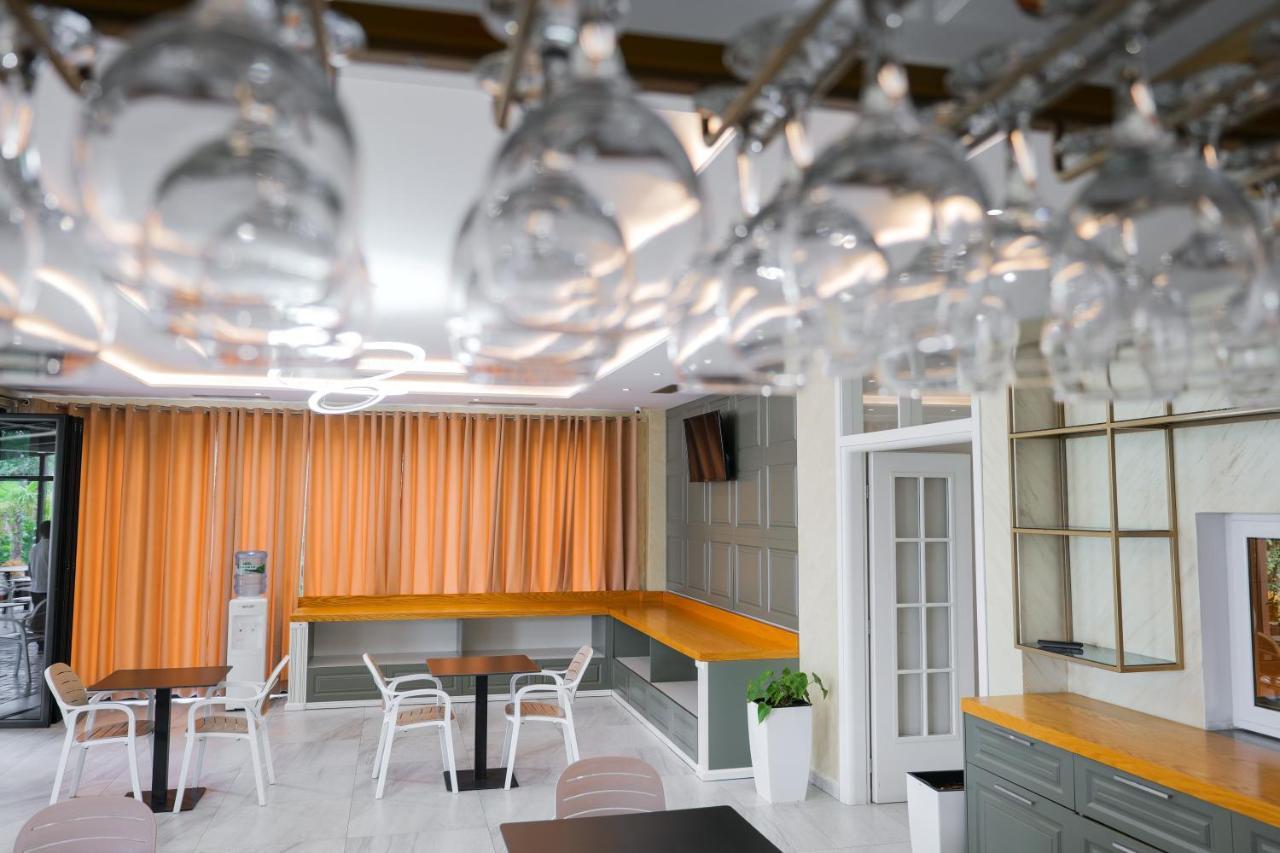 Hotel Roalb Radhimë المظهر الخارجي الصورة